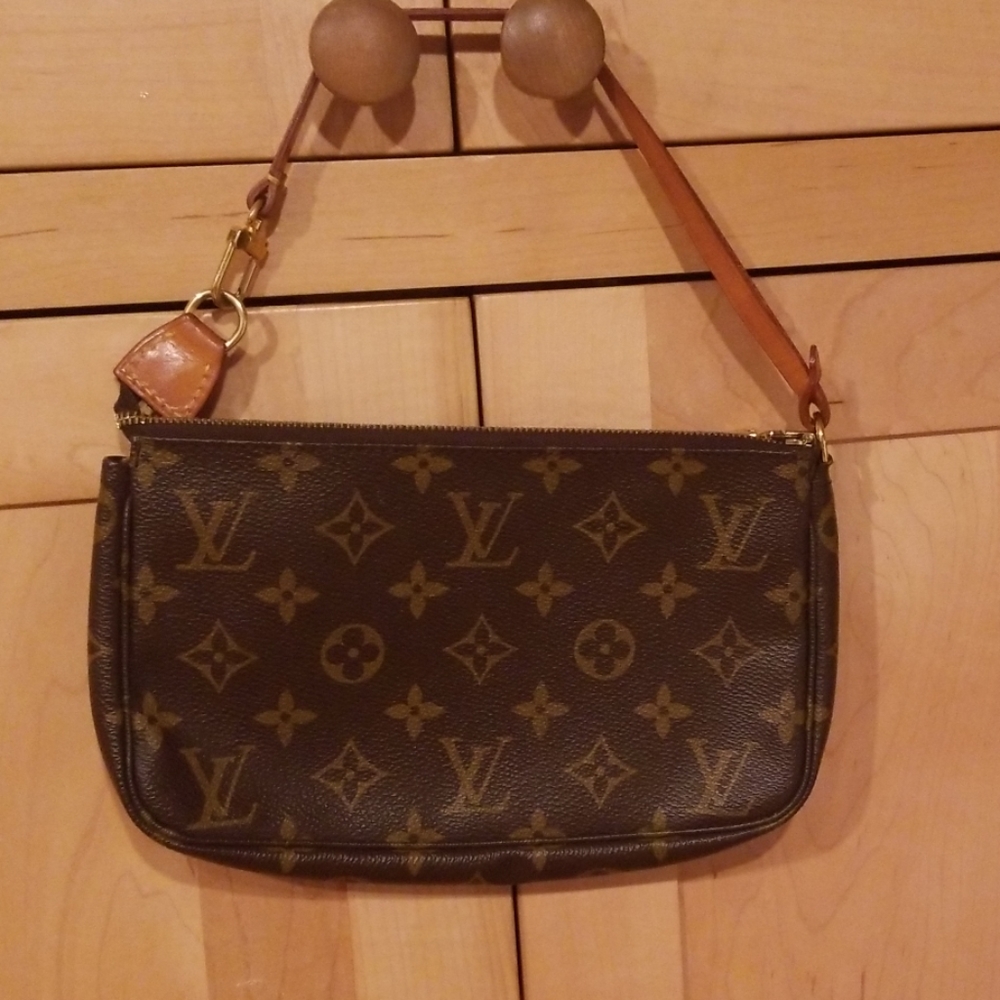 Louis Vuitton Pocket Book